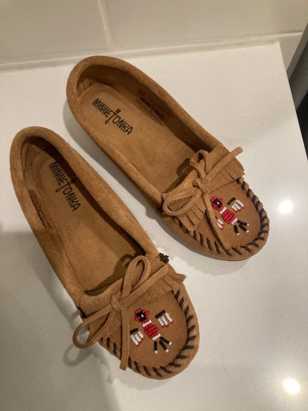 Womens 6 cute Minnetonka loafers